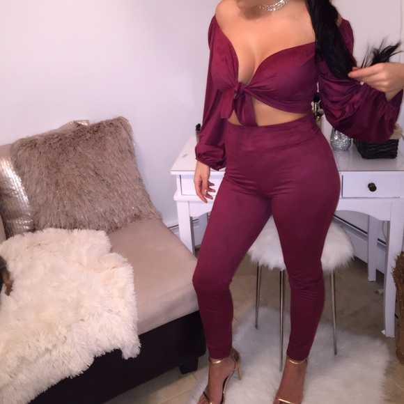 🌺Two piece Set 🌺 - Picture 2 of 2